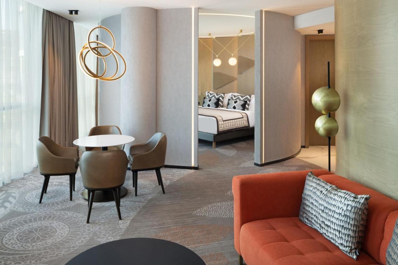 Paragraph Freedom Square, A Luxury Collection Hotel, Tbilisi Ngoại thất bức ảnh