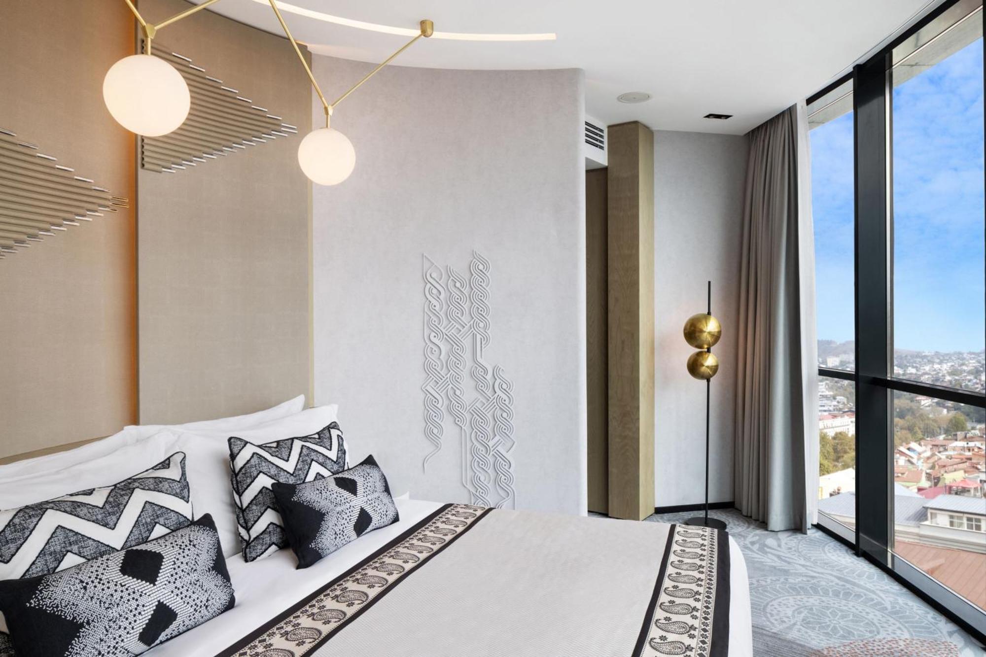 Paragraph Freedom Square, A Luxury Collection Hotel, Tbilisi Ngoại thất bức ảnh