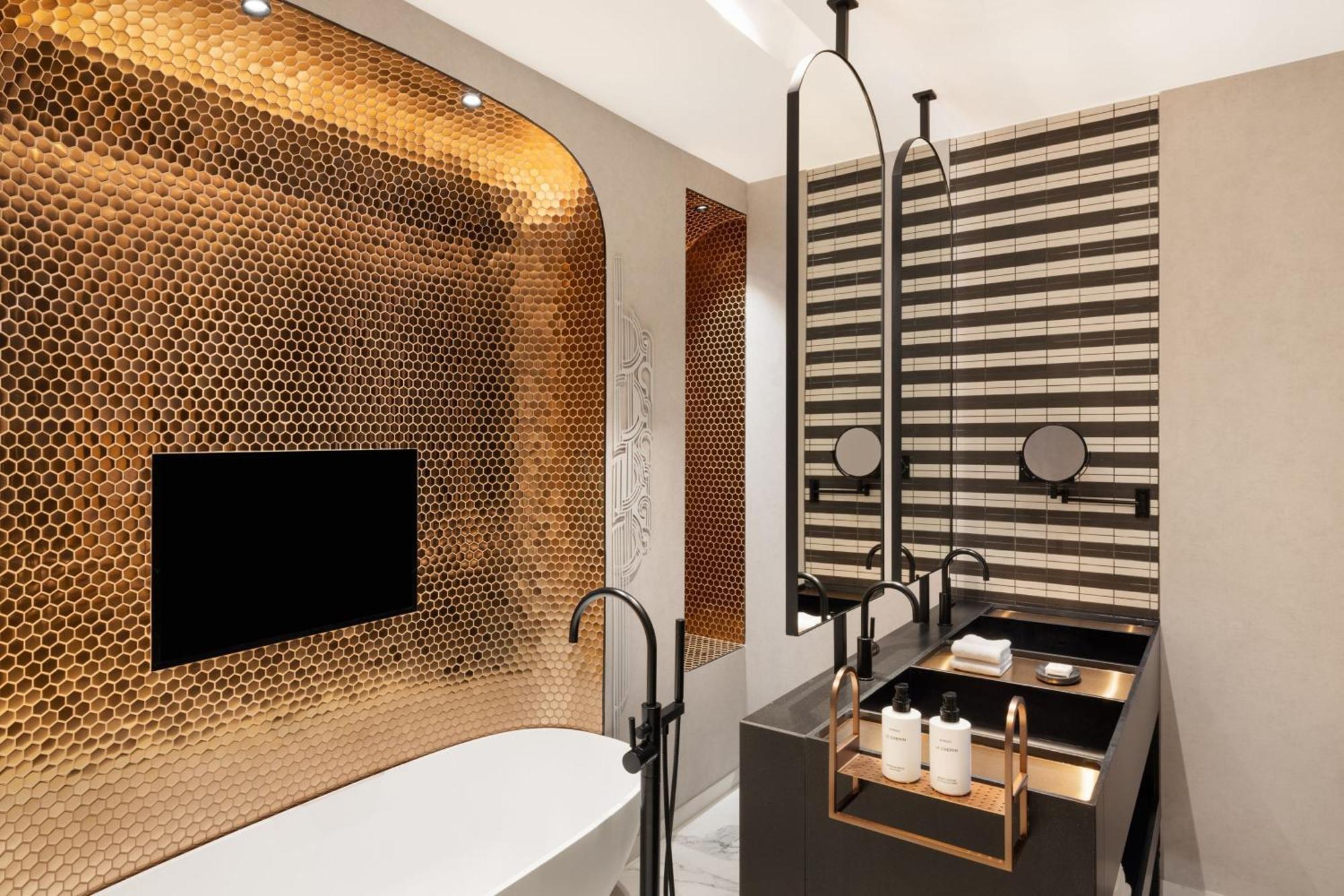 Paragraph Freedom Square, A Luxury Collection Hotel, Tbilisi Ngoại thất bức ảnh