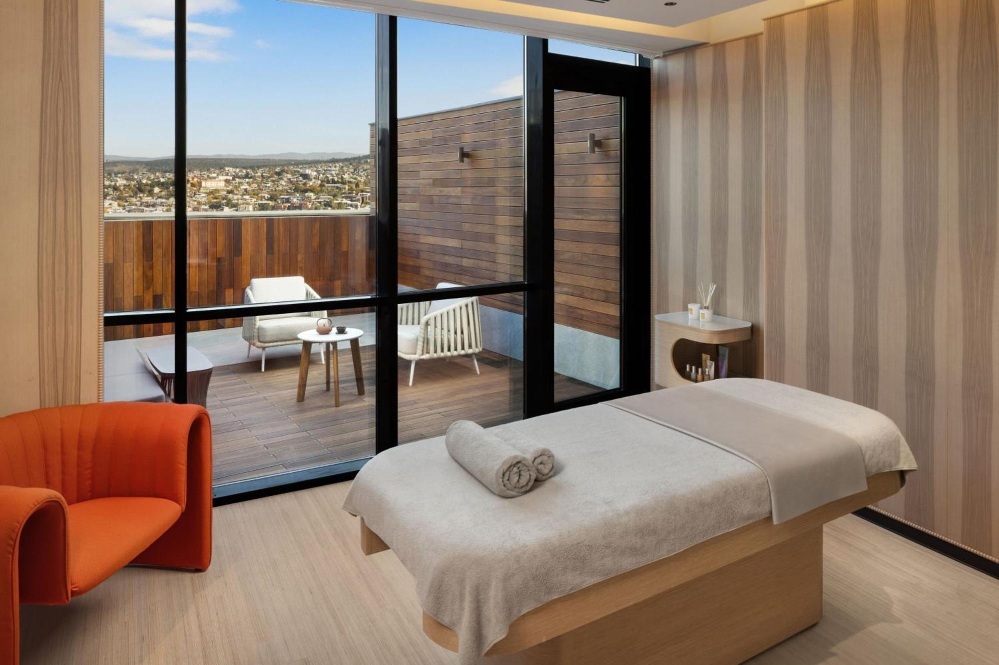 Paragraph Freedom Square, A Luxury Collection Hotel, Tbilisi Ngoại thất bức ảnh