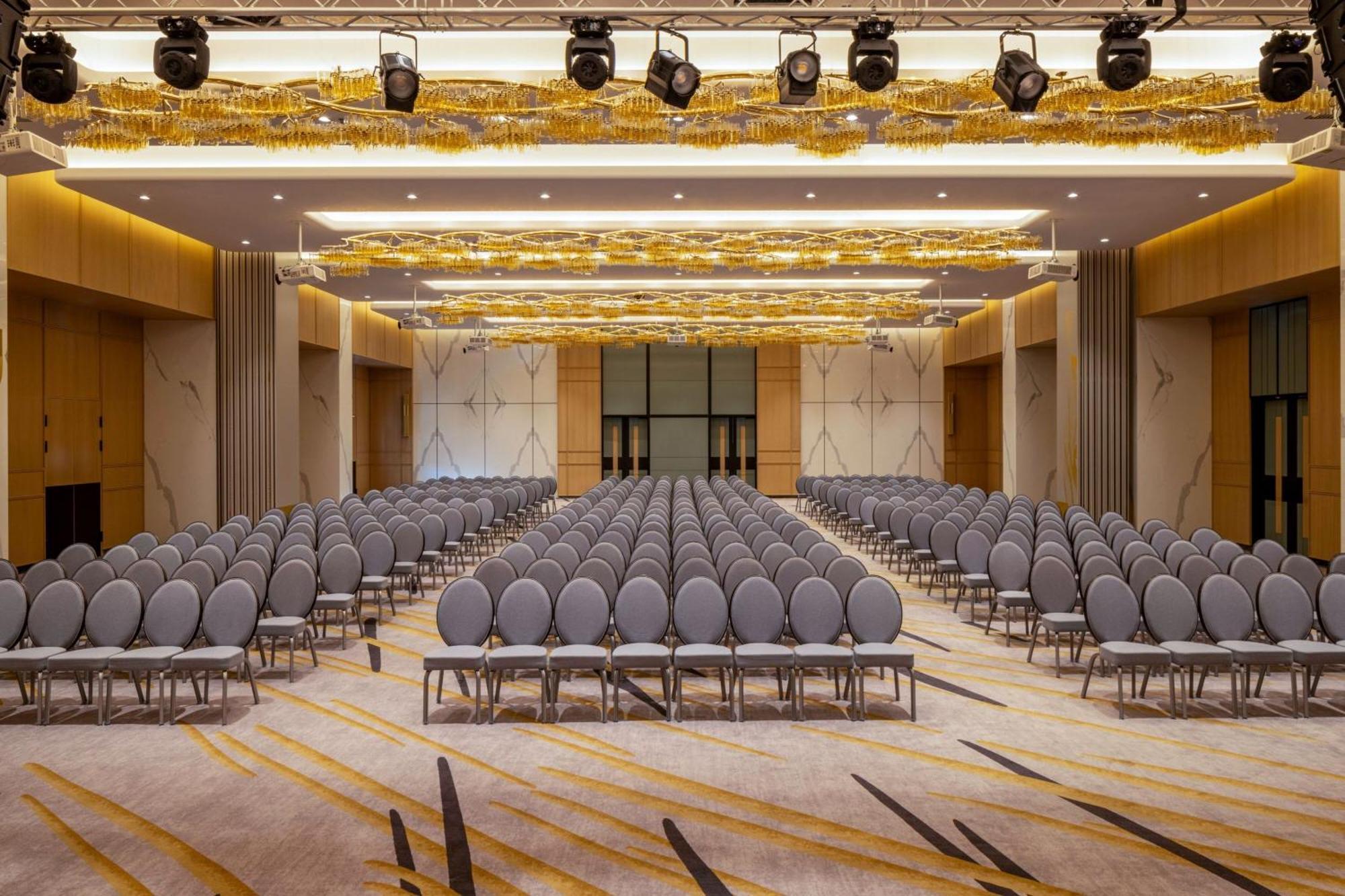 Paragraph Freedom Square, A Luxury Collection Hotel, Tbilisi Ngoại thất bức ảnh