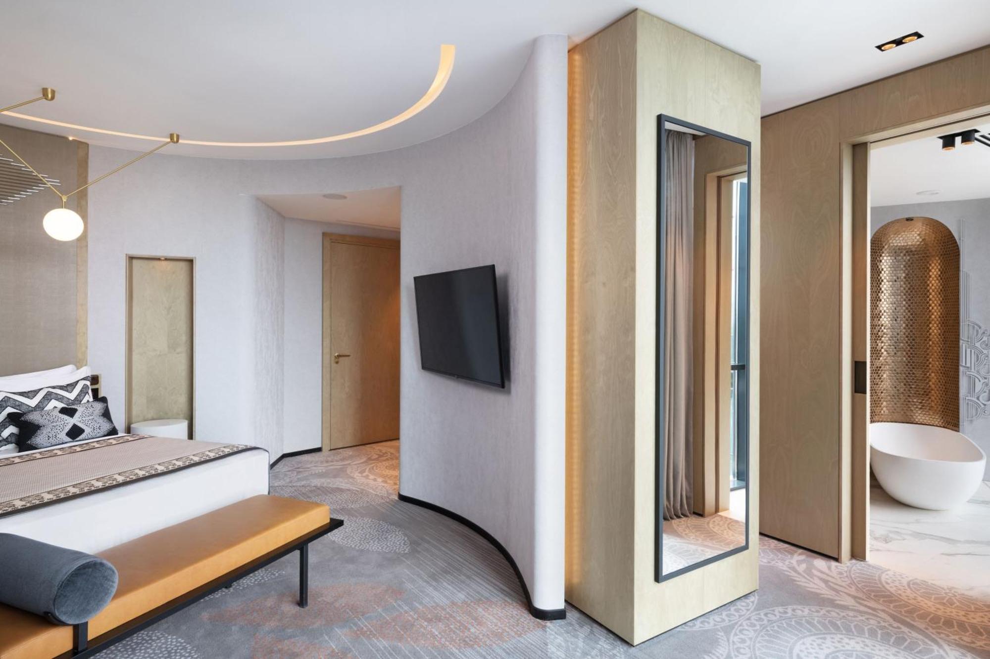 Paragraph Freedom Square, A Luxury Collection Hotel, Tbilisi Ngoại thất bức ảnh