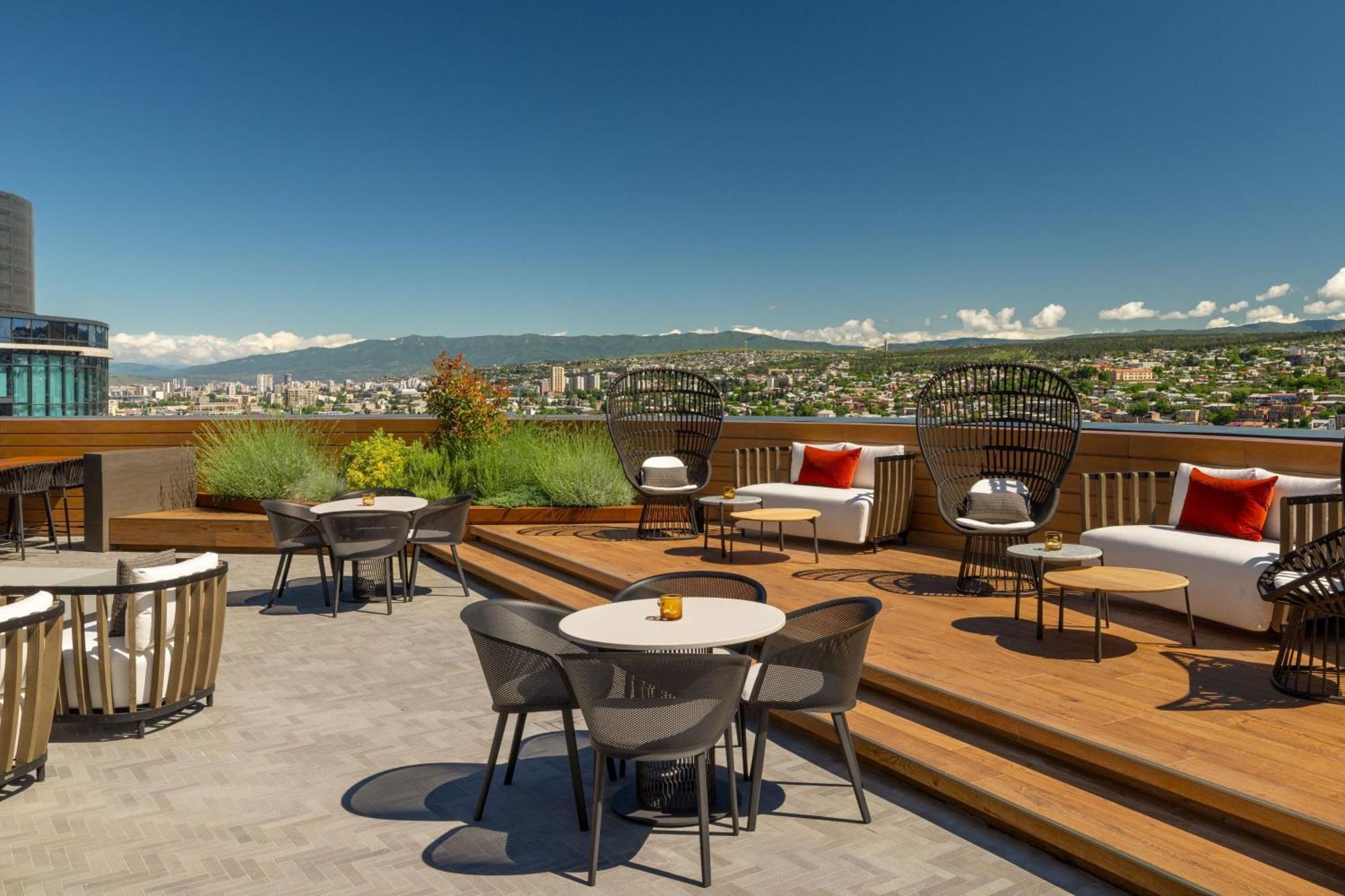 Paragraph Freedom Square, A Luxury Collection Hotel, Tbilisi Ngoại thất bức ảnh